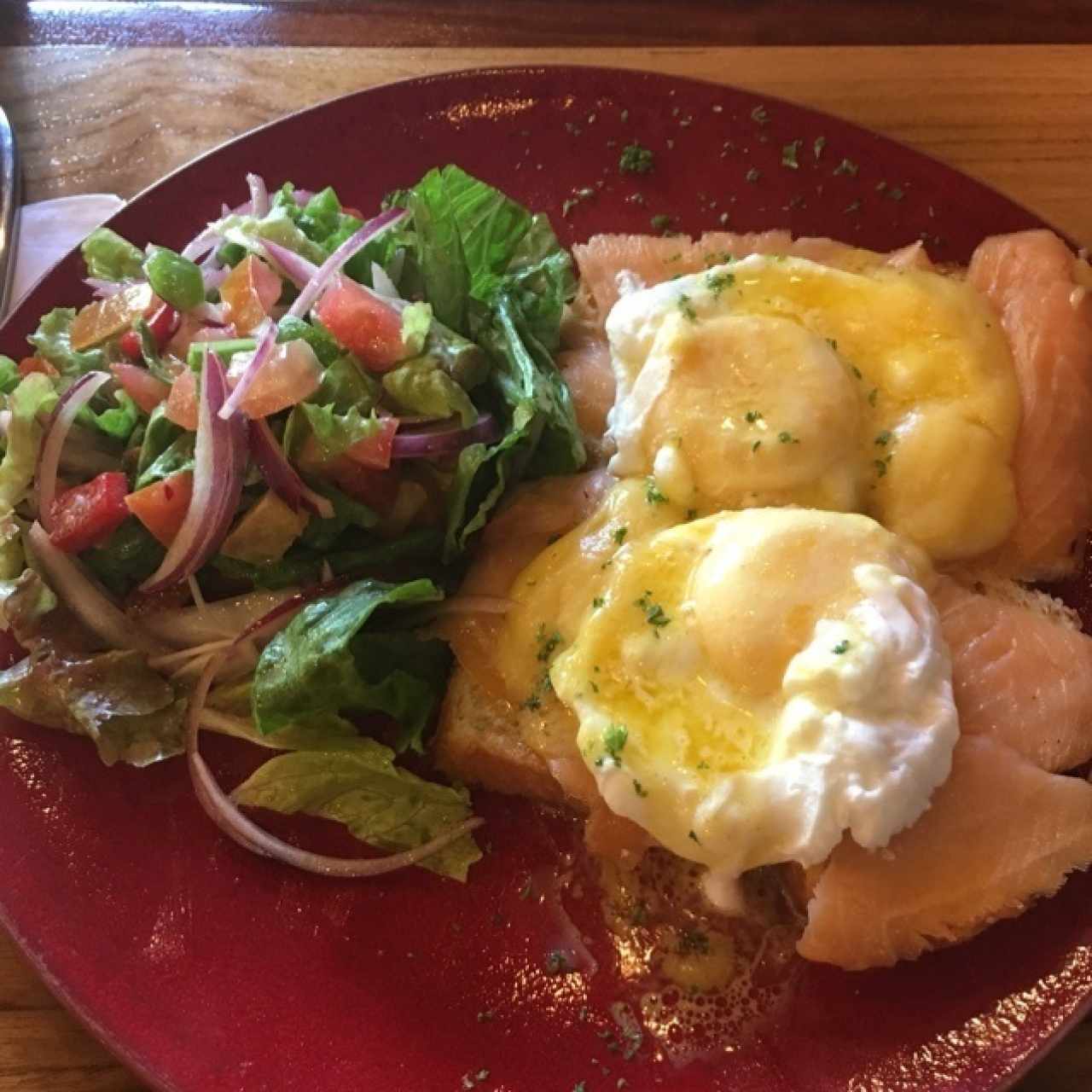 Huevos benedictinos con salmón