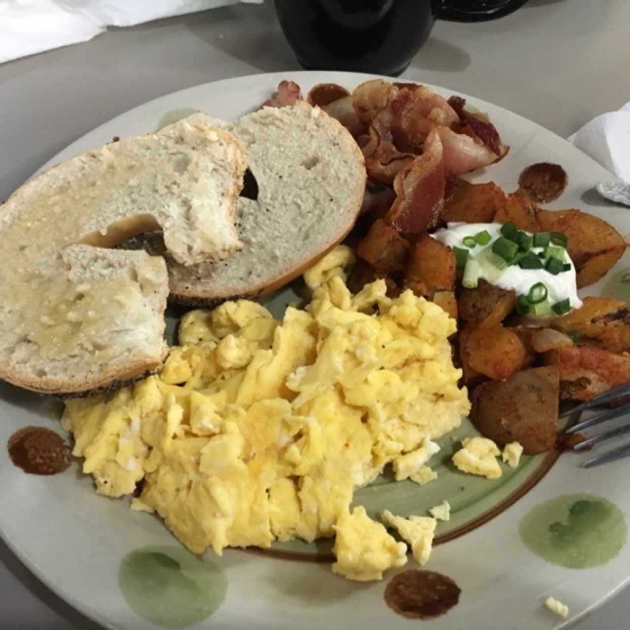 NY breaksfast y Poppy Seed Bagel