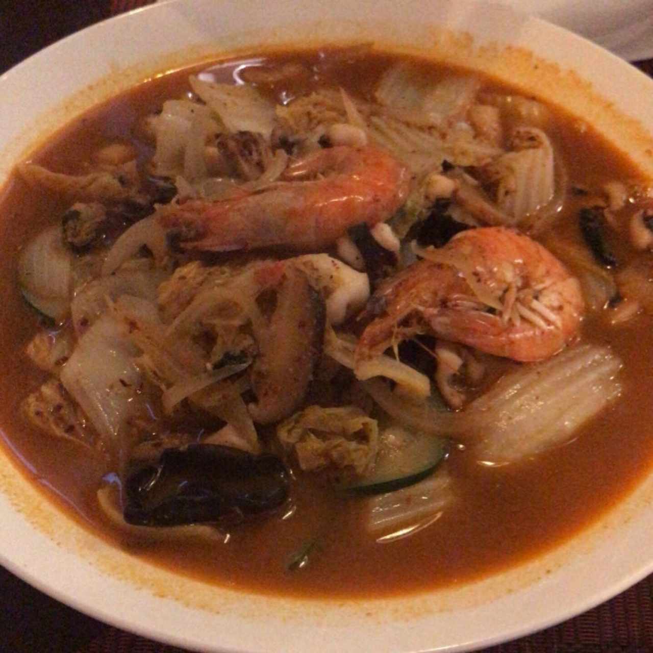 jampong spicy seafood noodles 