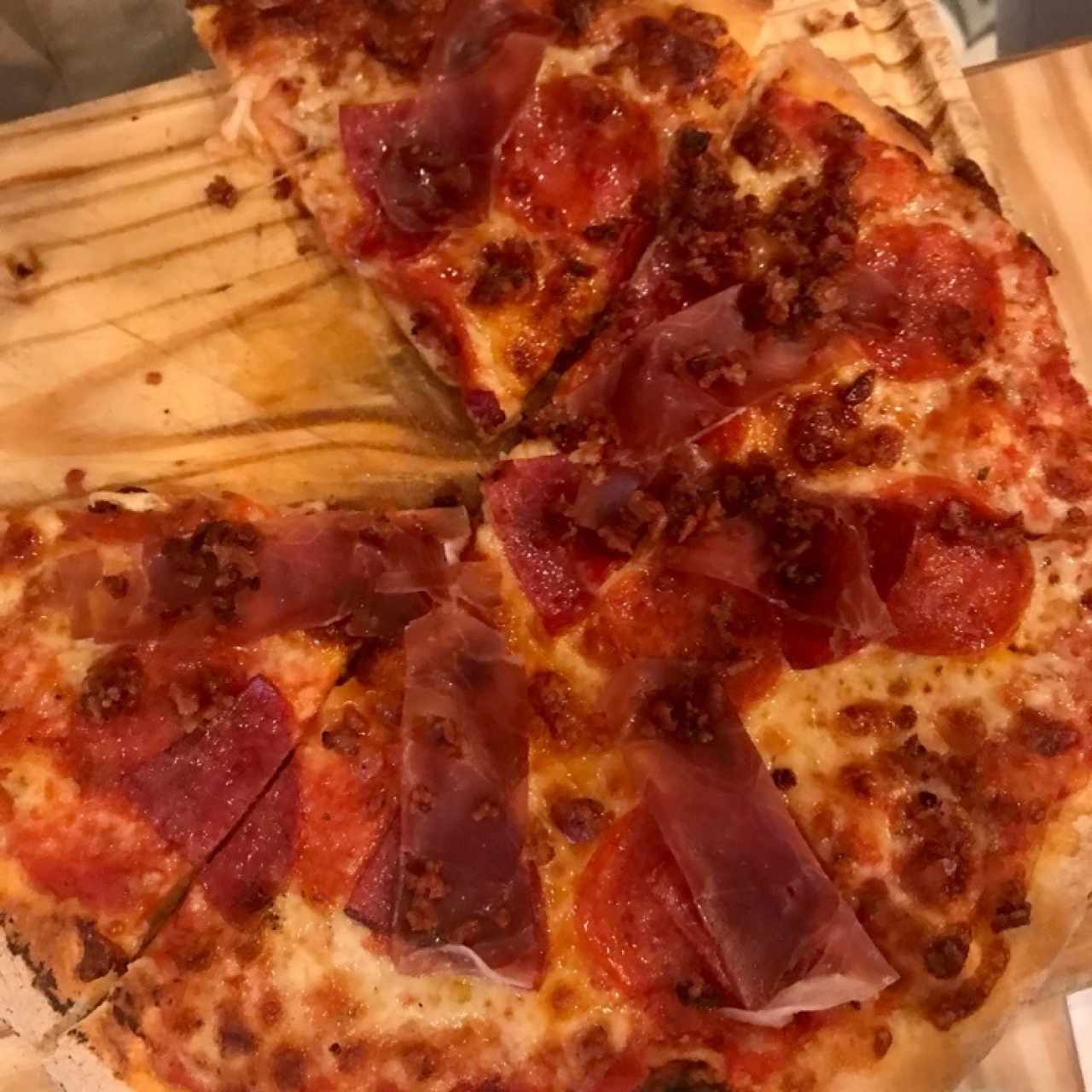 pizza de cuatro carnes