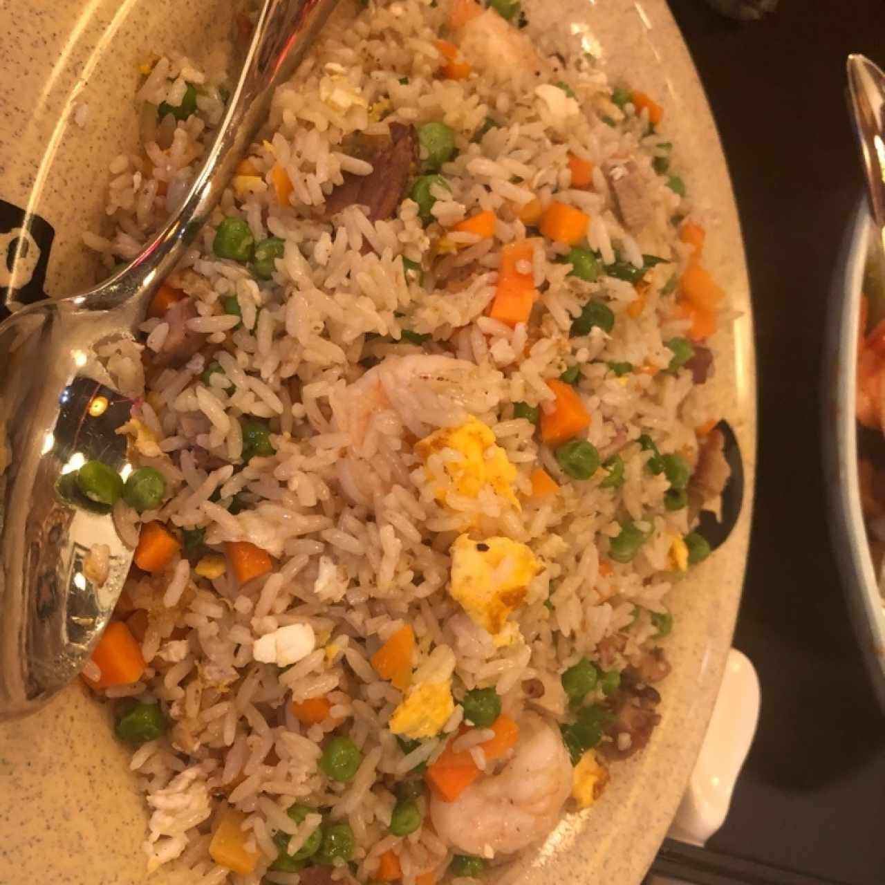 arroz frito camarones y puerco