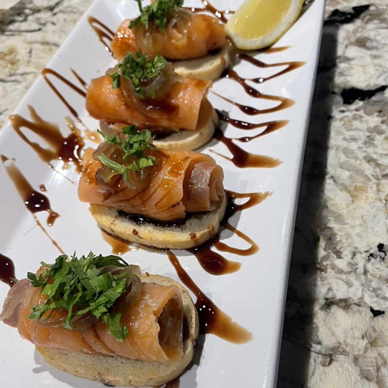 Entradas - Crostini de Salmon