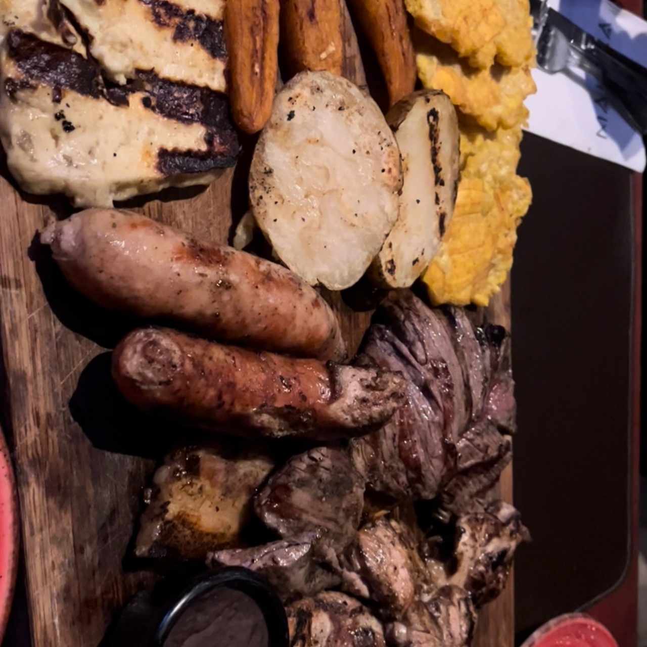 Nuestra Parrilla - Parrillada Típica