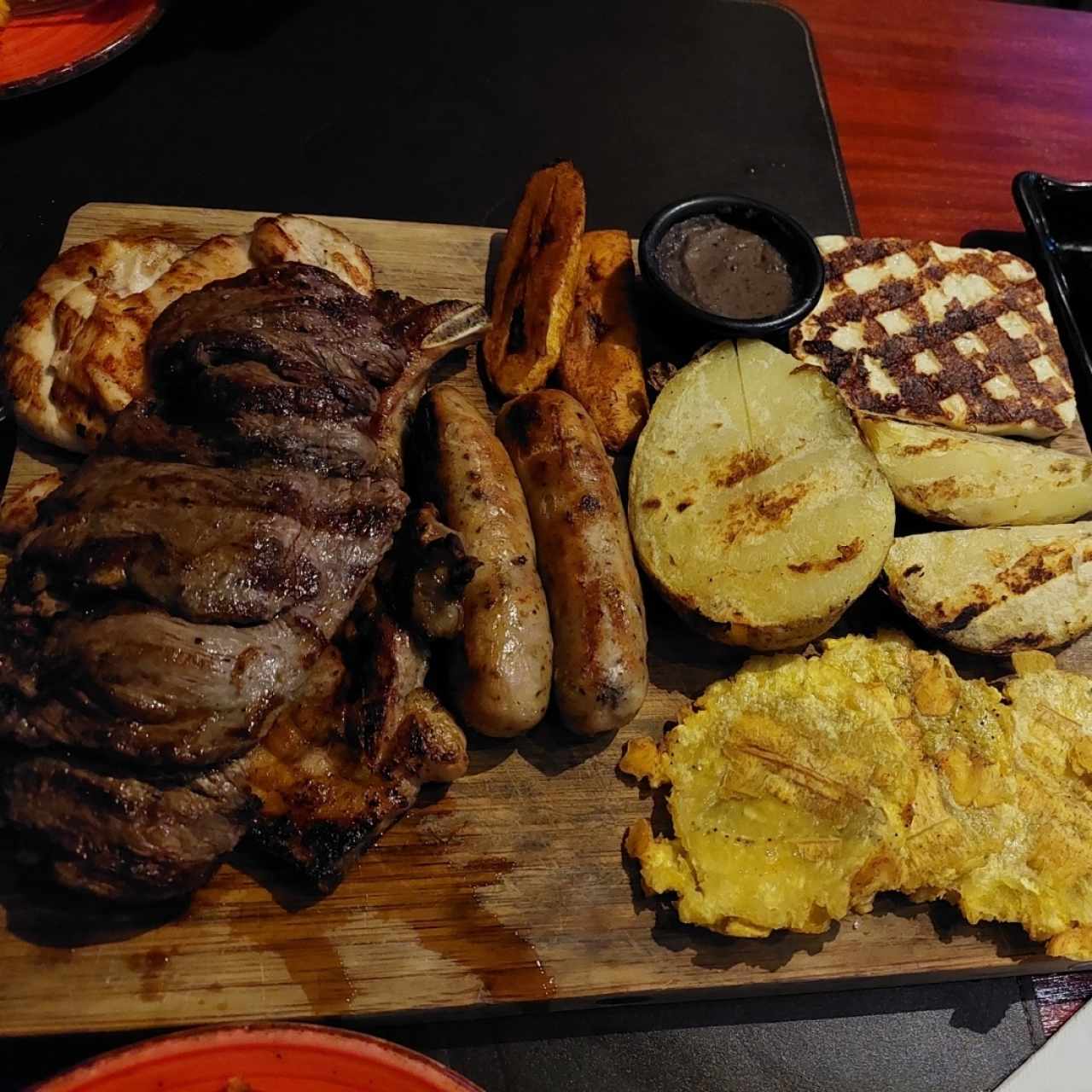 Nuestra Parrilla - Parrillada Típica