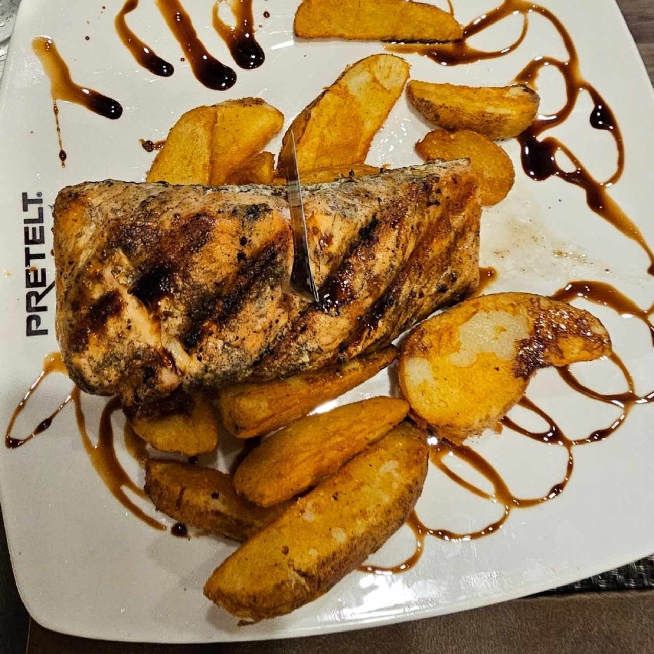 SALMÓN AL GRILL