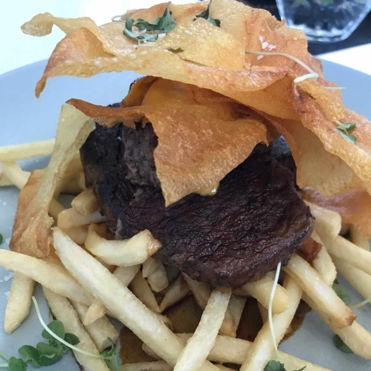 steak con papas fritas 