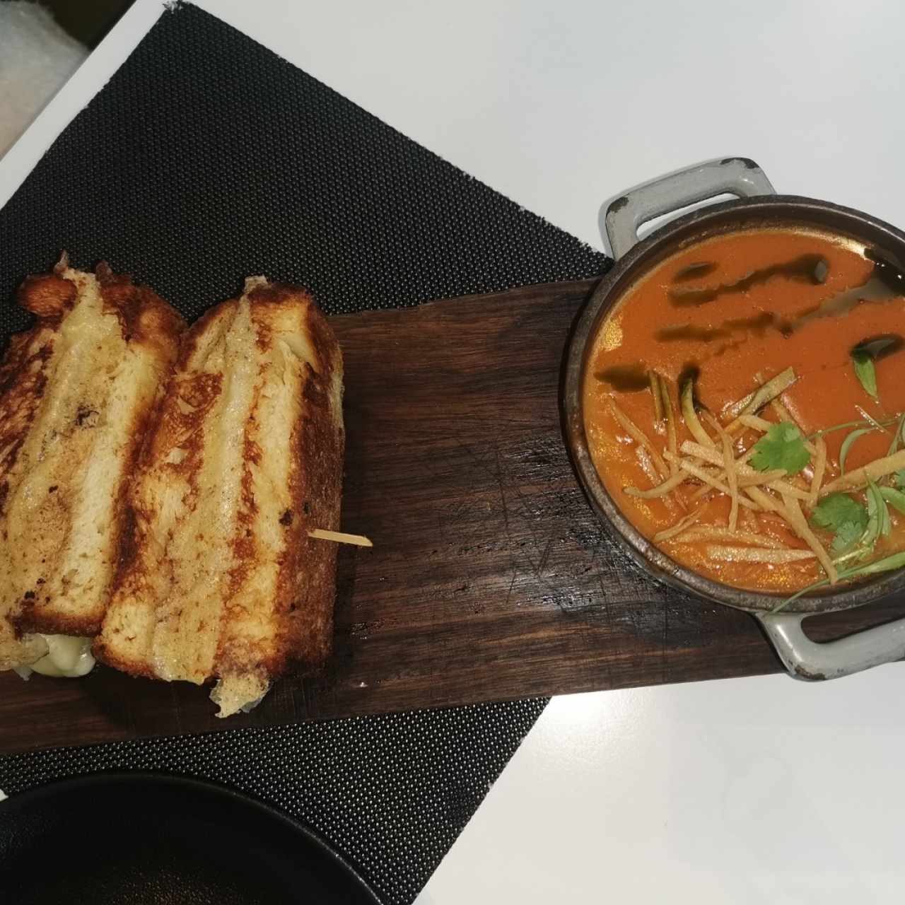 Cheese Sándwich + Tomato Soup