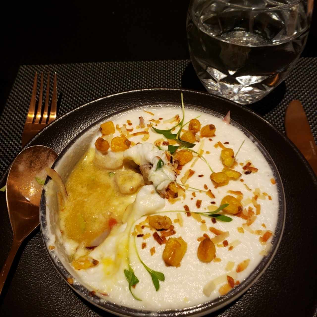 ceviche de corvina maracuya y espuma de coco