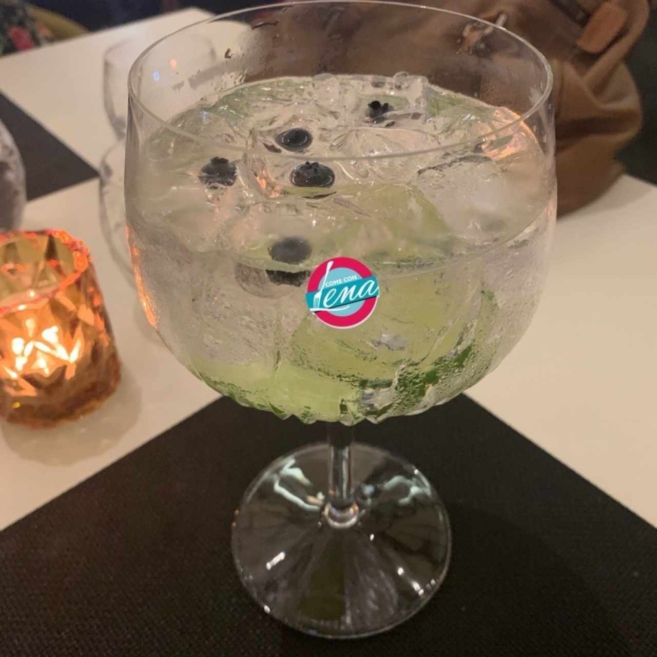 Gin Tonic con Limón y Berries