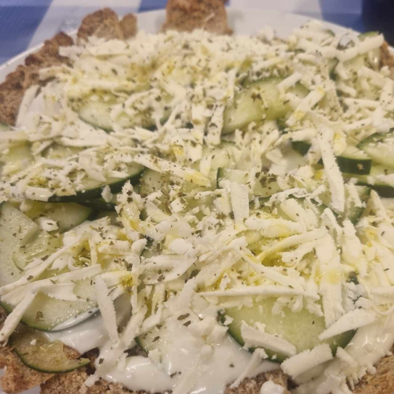 media de pita szatziki con feta