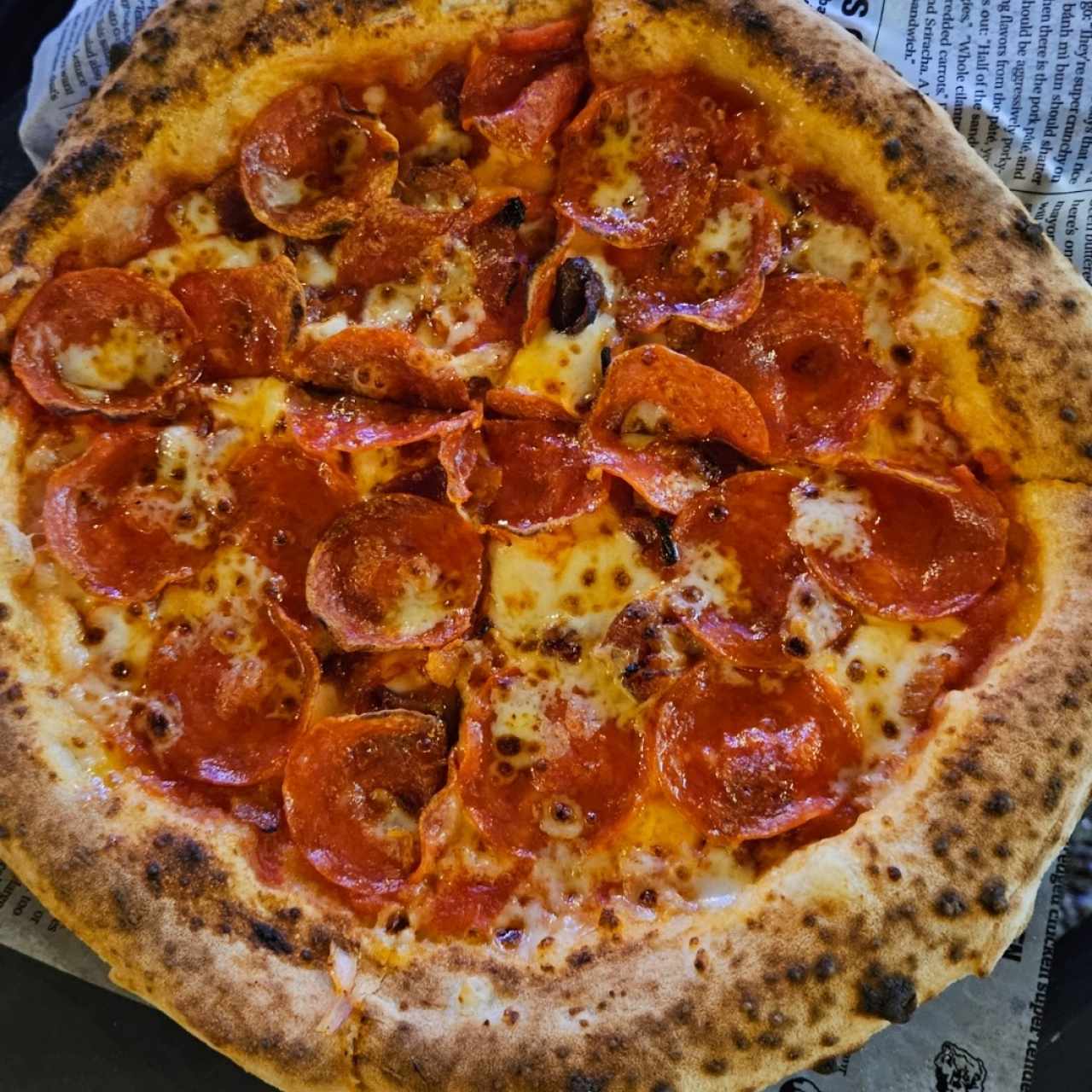 Pizza 90s Pepperoni bacon y miel