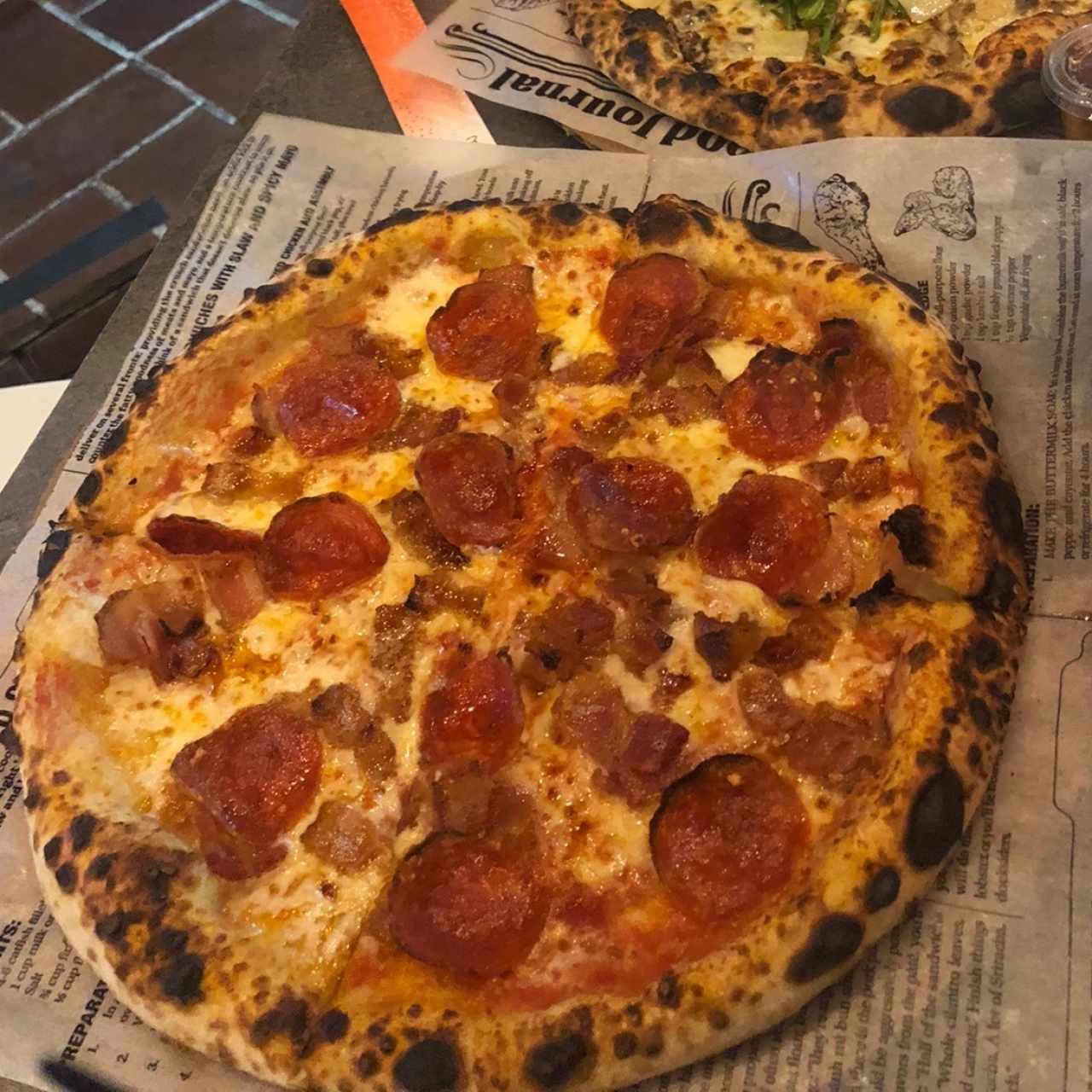 pizza de bacon y pepperoni 