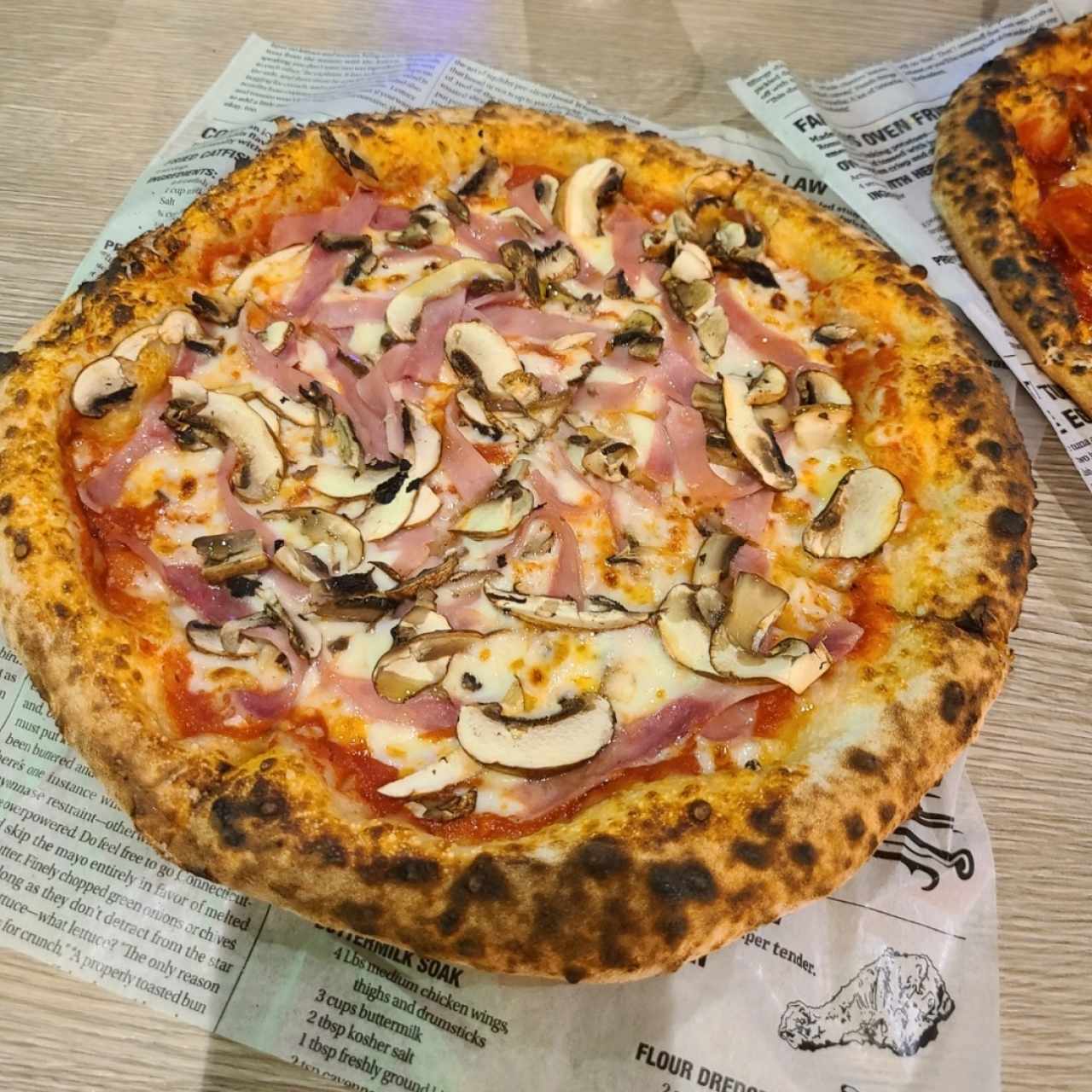 Pizza Hongos Jamón Trufa