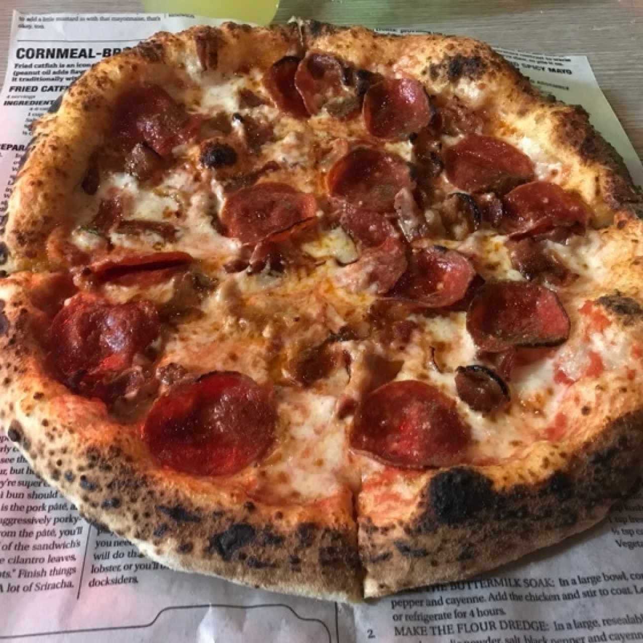 Pizza de Pepperoni con Bacon
