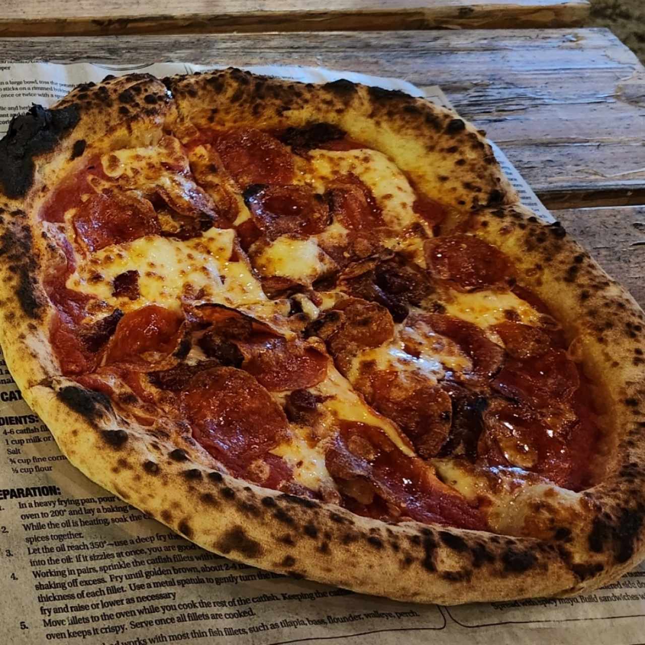 Pizza con Pepperoni y Bacon