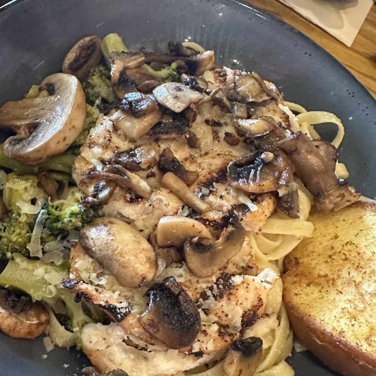 Chicken & Broccoli Alfredo Pasta