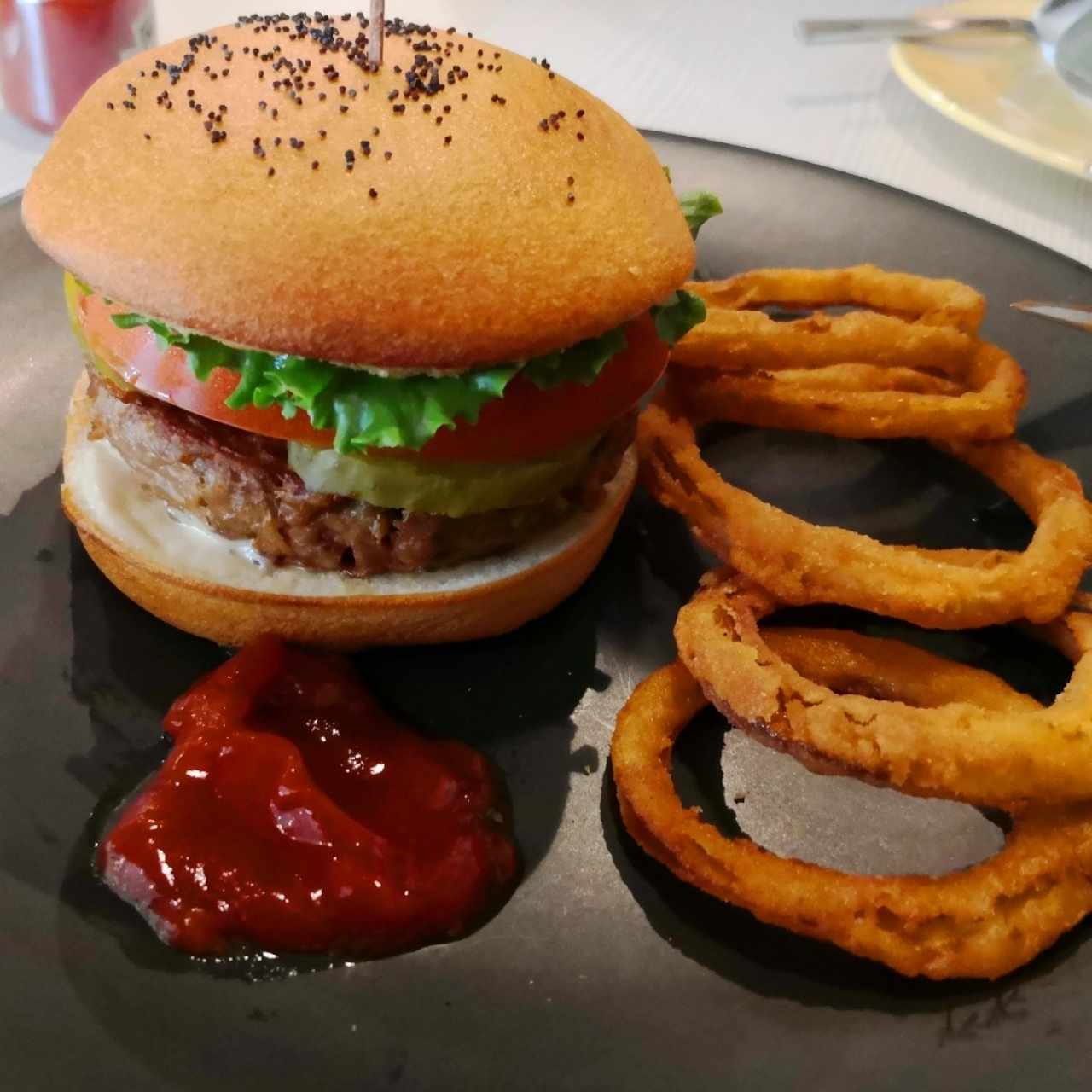 hamburguesa con onion rings
