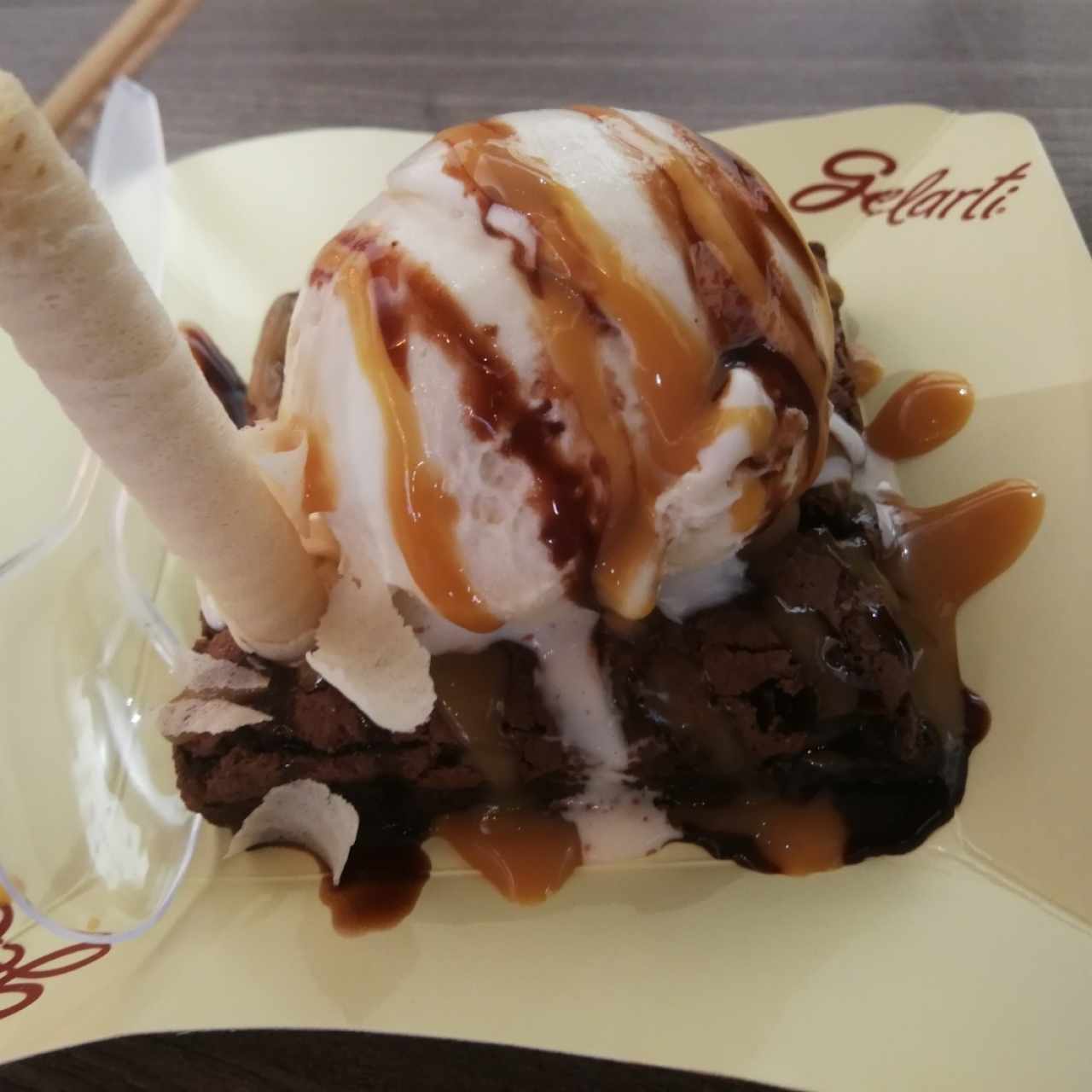 Brownie con Helado