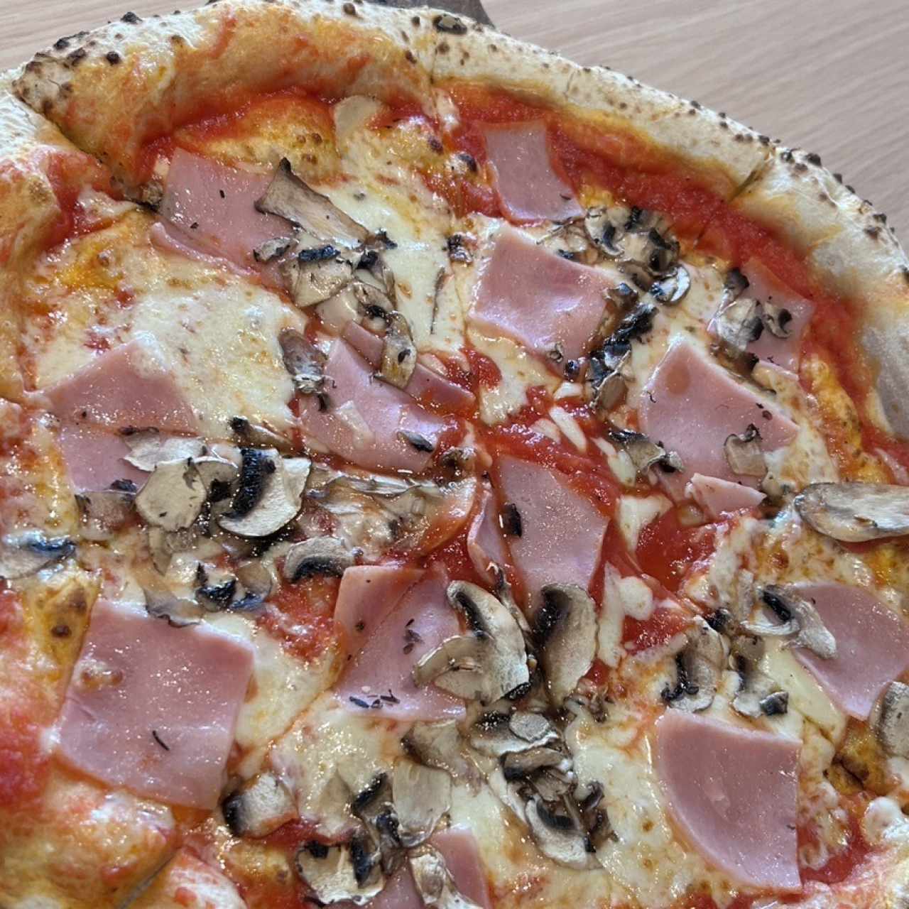 Pizzas Tradicionales - Pizza Prosciutto Funghi