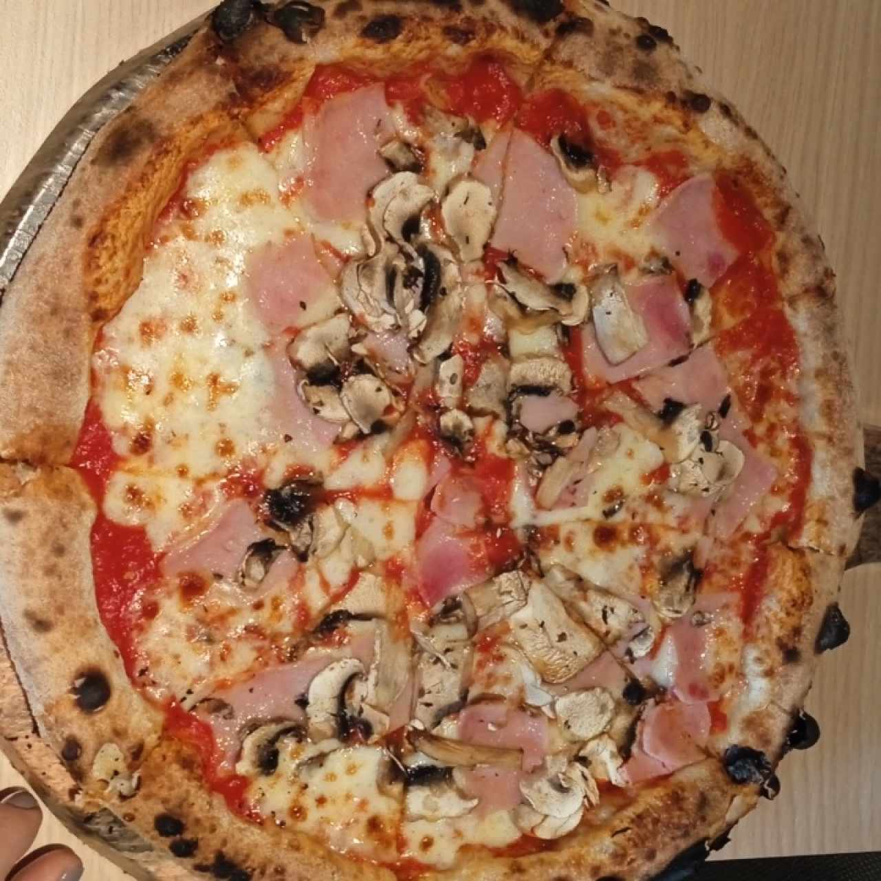 Pizzas Tradicionales - Pizza Prosciutto Funghi