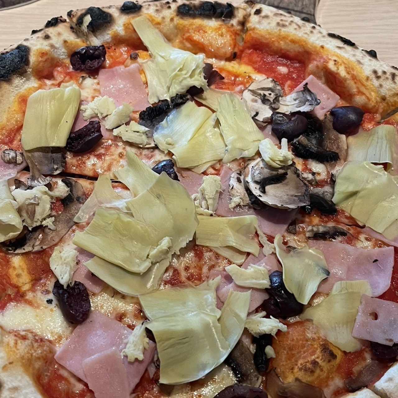 Pizzas Tradicionales - Pizza Quattro Stagioni