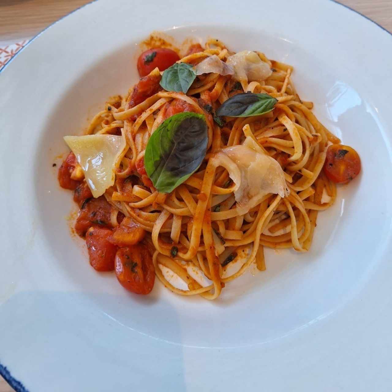 Linguini Al Filetto Di Pomodoro