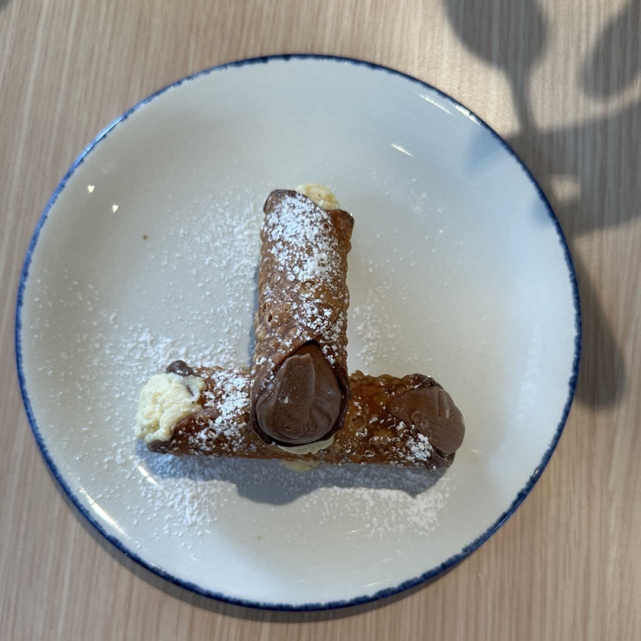 Cannoli de crema pastelera y nutella