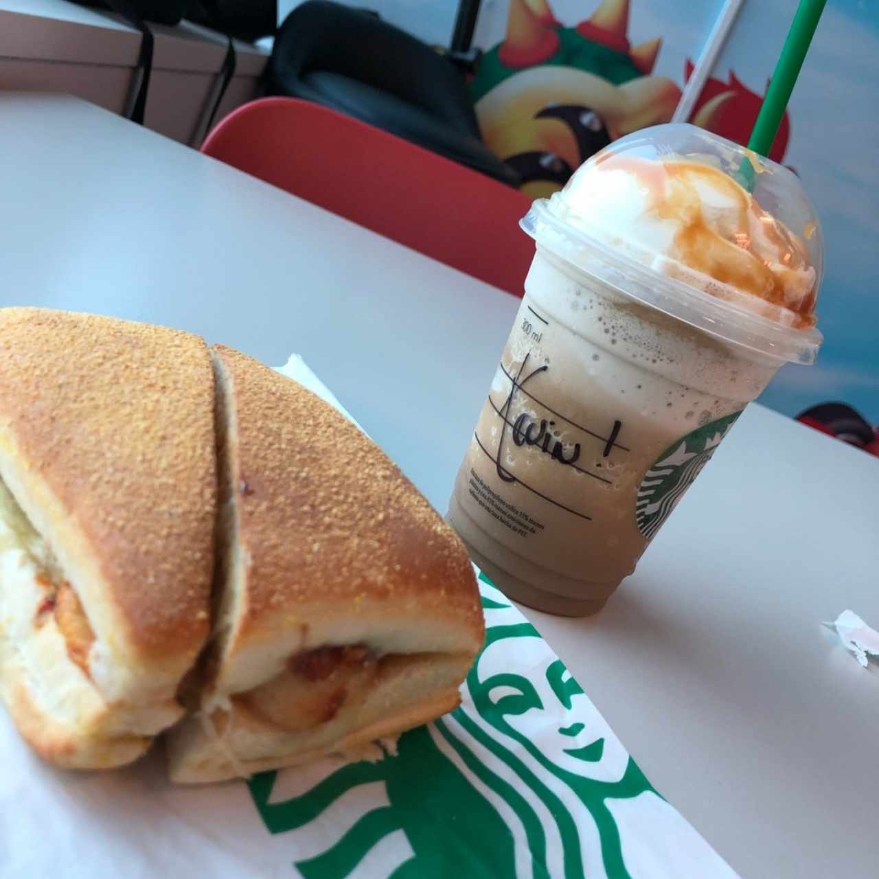 frappé caramelo & ham and cheese