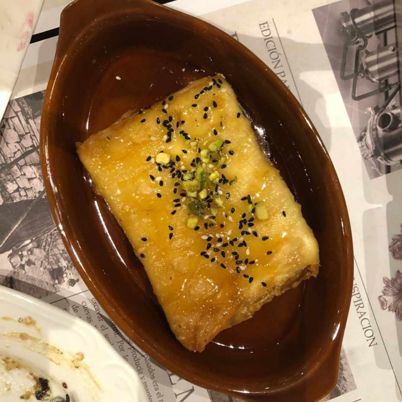 queso fêta con miel de abeja