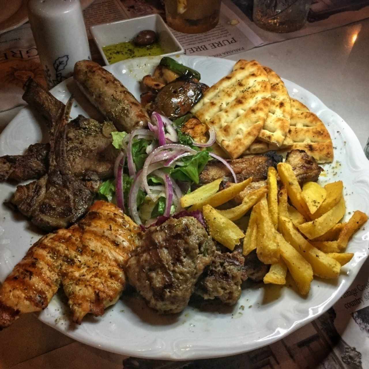 Pikilia Kreatikon - Parrillada mixta