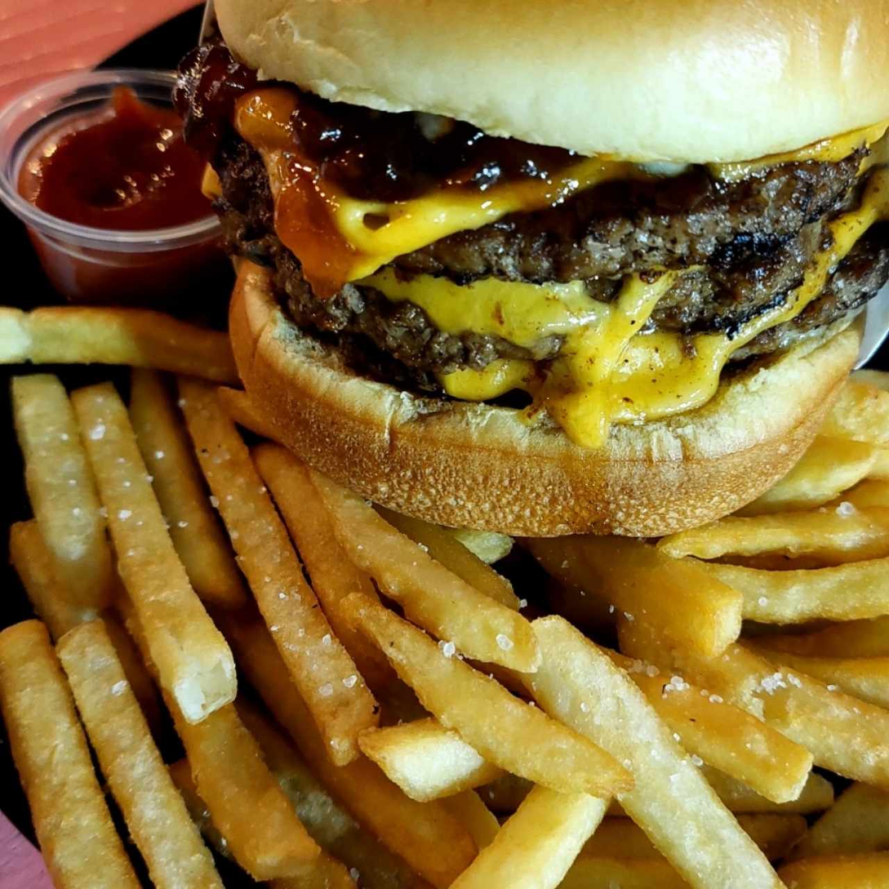 Classic Cheeseburger - La Triple