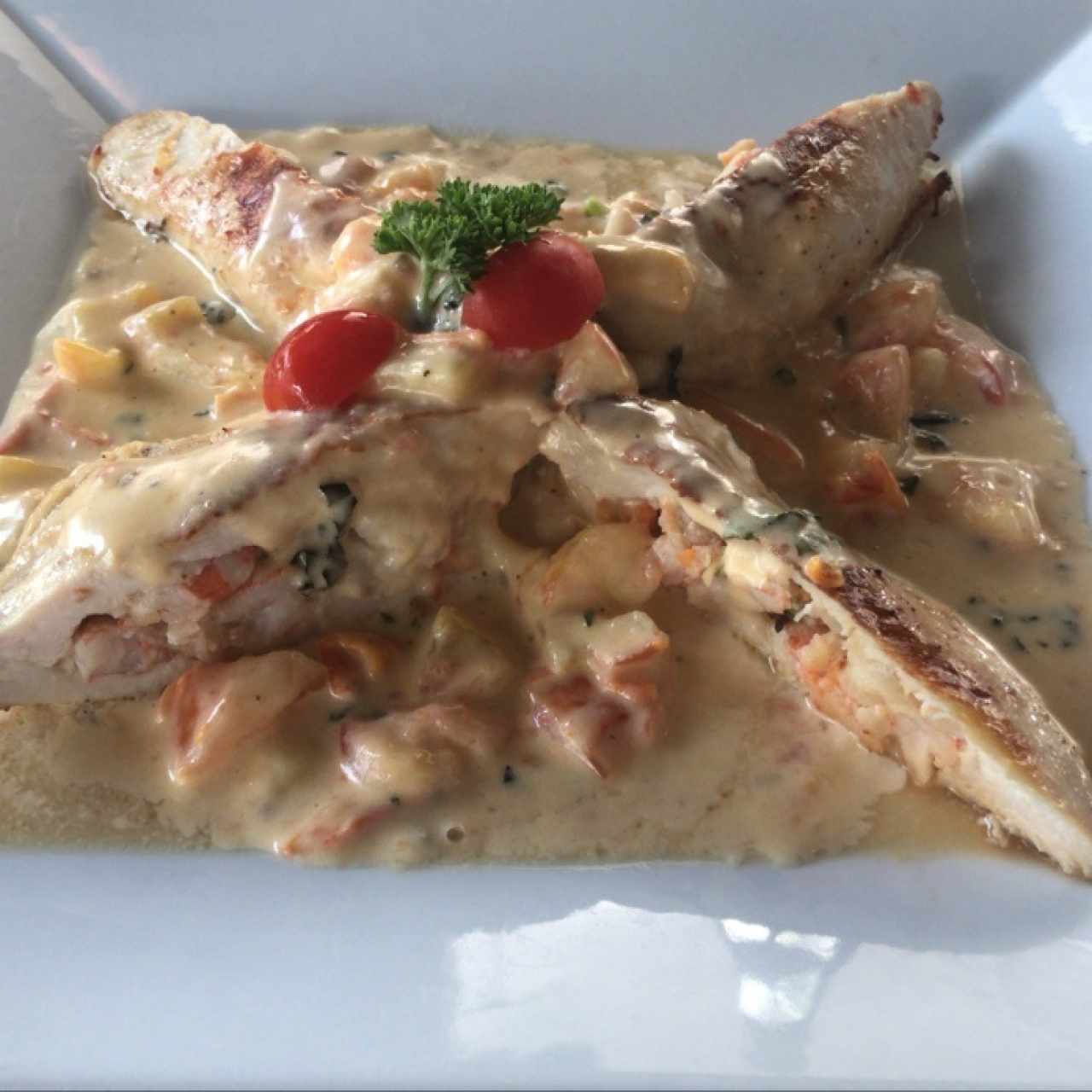 pollo relleno con camarones