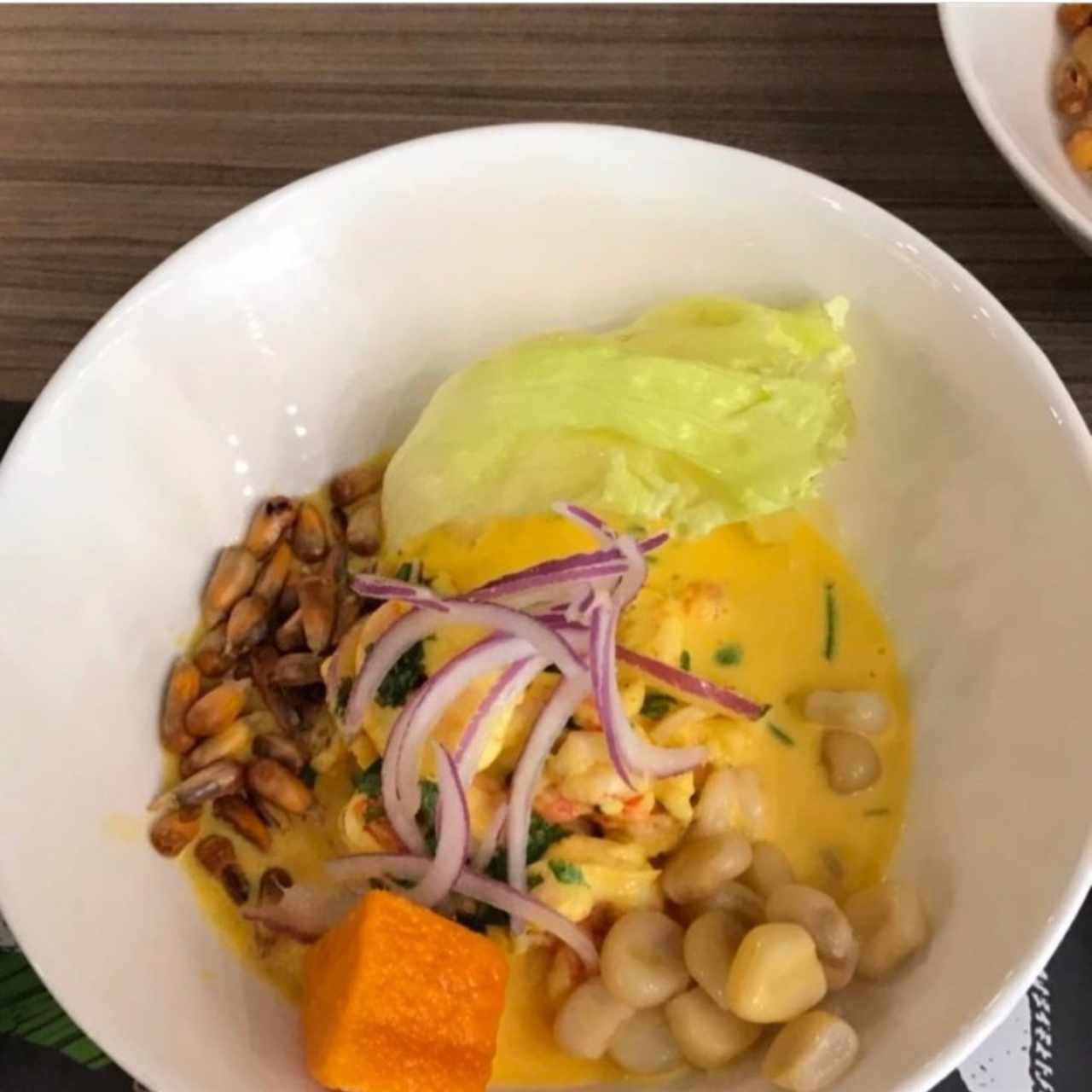 ceviche de camaron en salsa de aji amarillo 