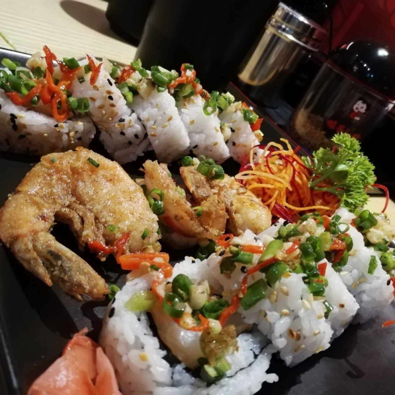 spicy roll sushi