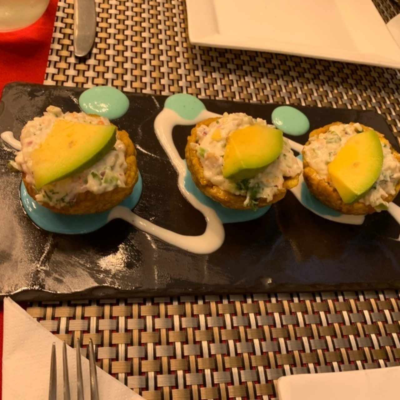 Timbales de mariscos (patacones rellenos) 