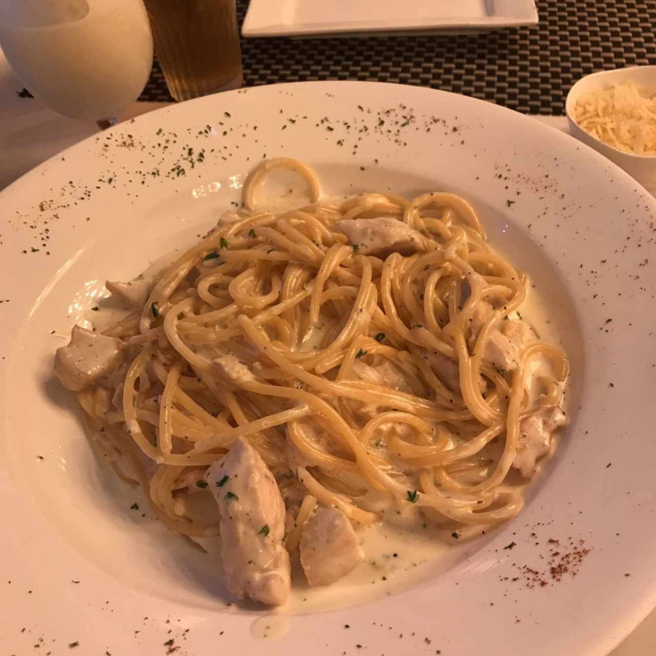 Spaguetti alfredo de pollo