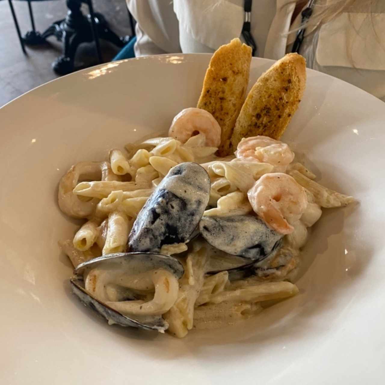 Frutos del Mar con pasta blanca