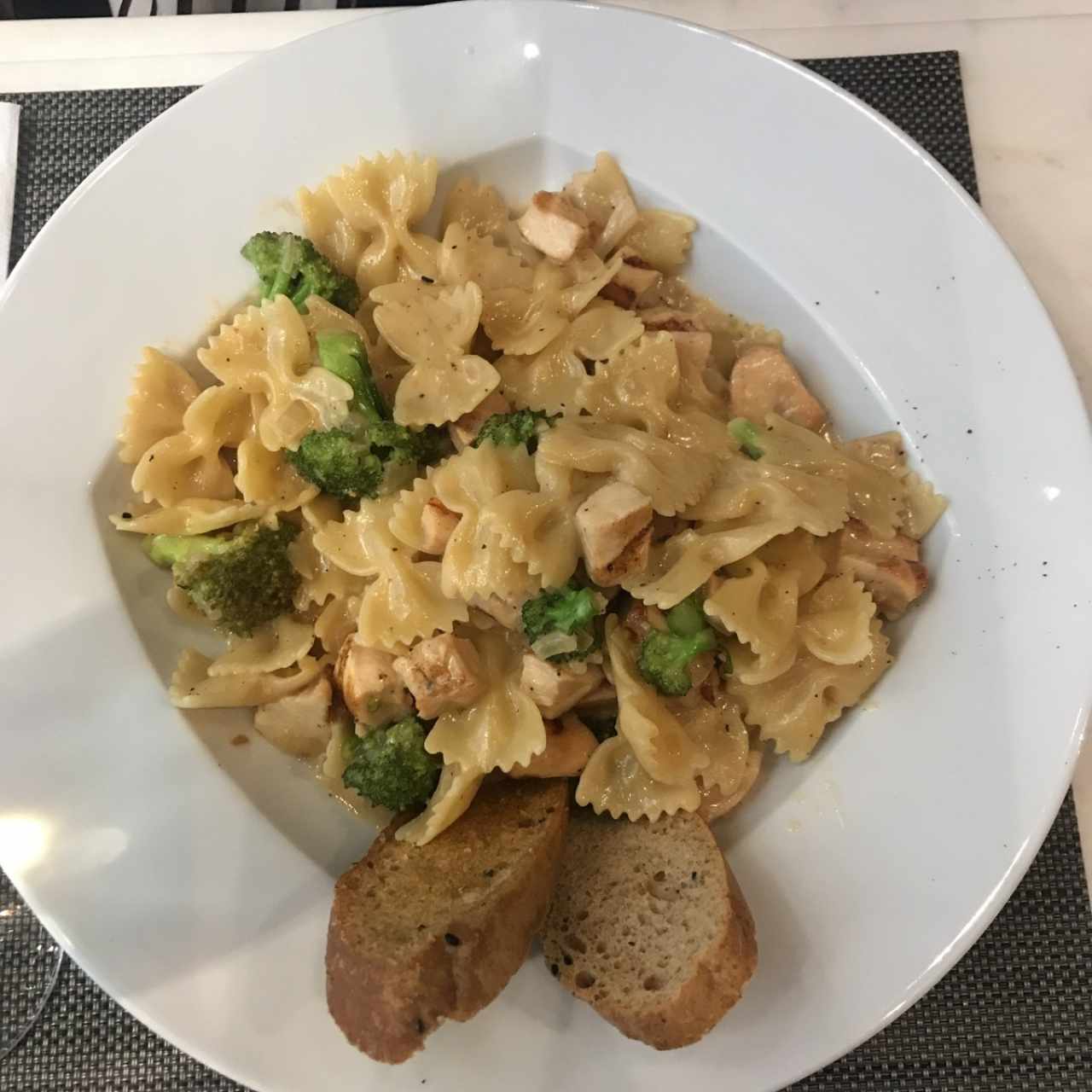 pasta de pollo al grill