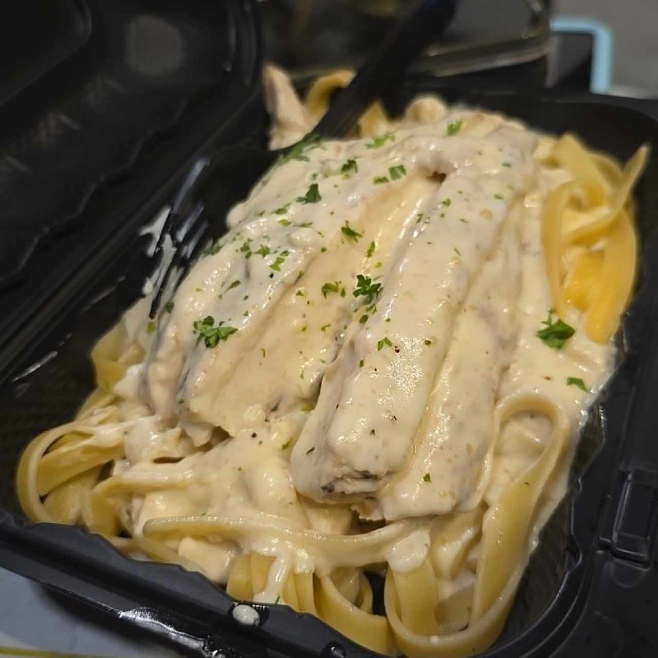 Amazing Alfredos - Chicken Alfredo