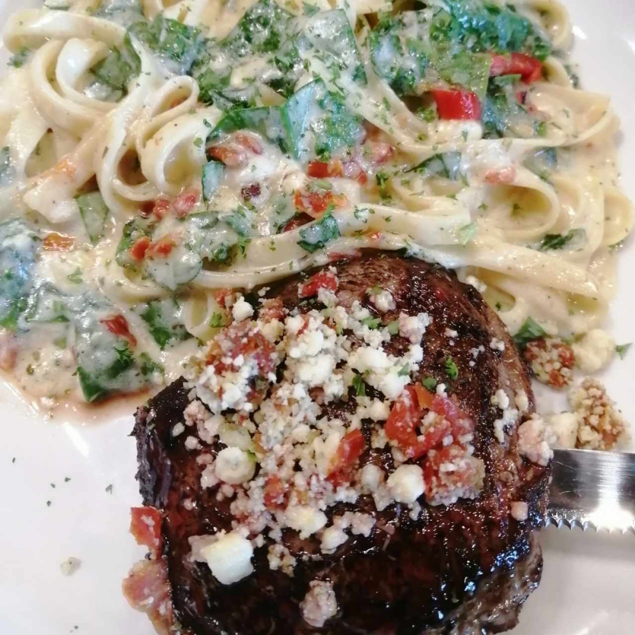 Carnes - Steak Gorgonzola-Alfredo