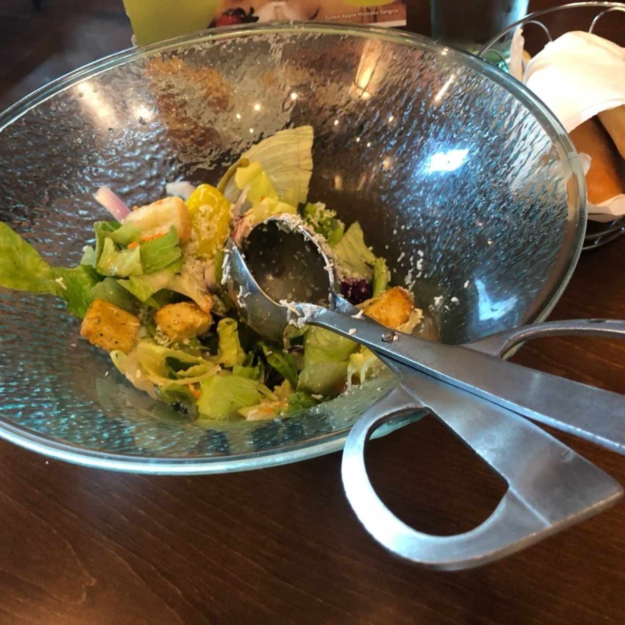 complementary salad 