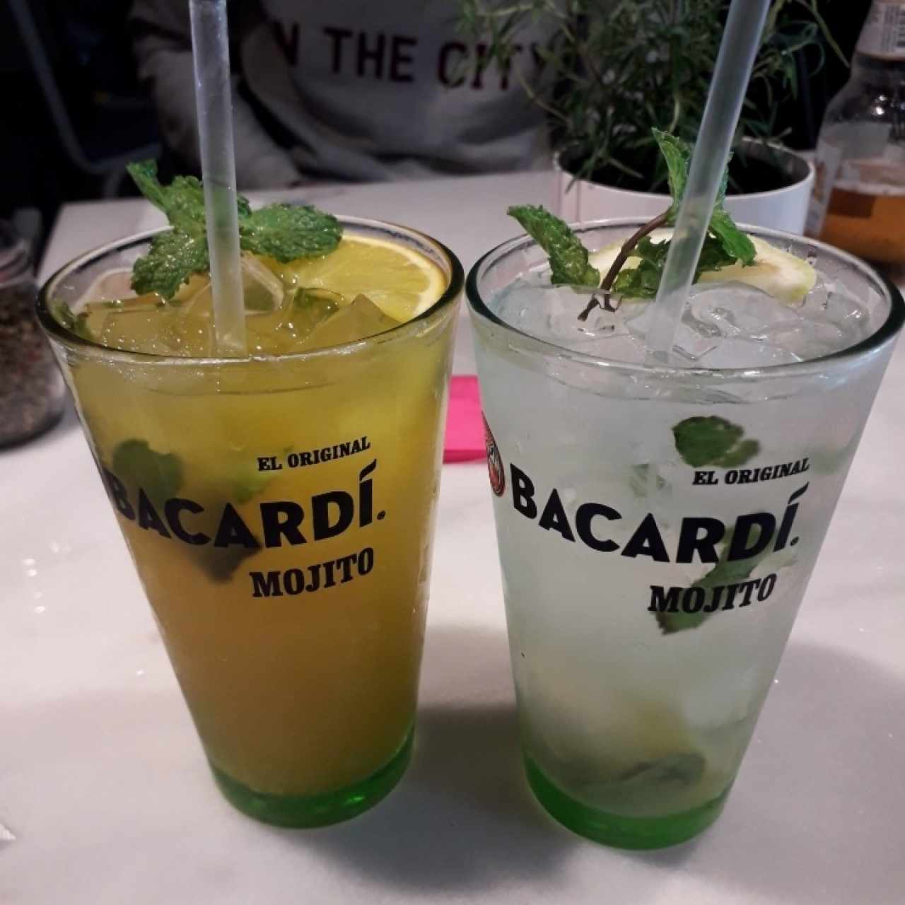 Mojito de maracuyá y clásico 