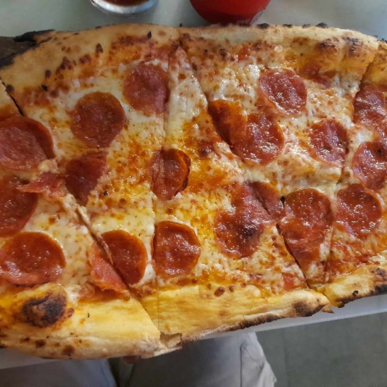 Full Pepperoni pizza