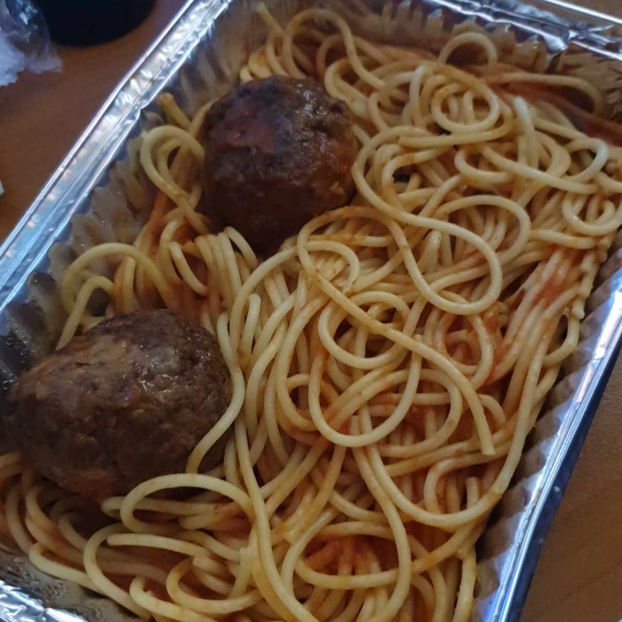 Spaguetti con Albondigas