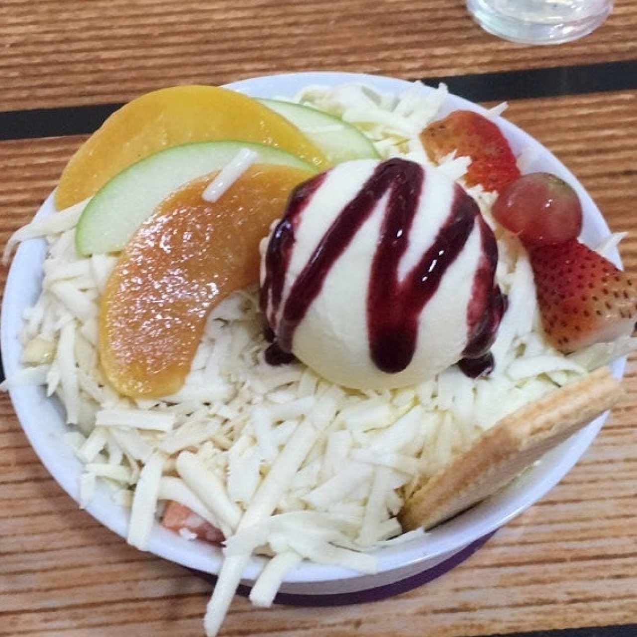 Ensalda de frutas con helado