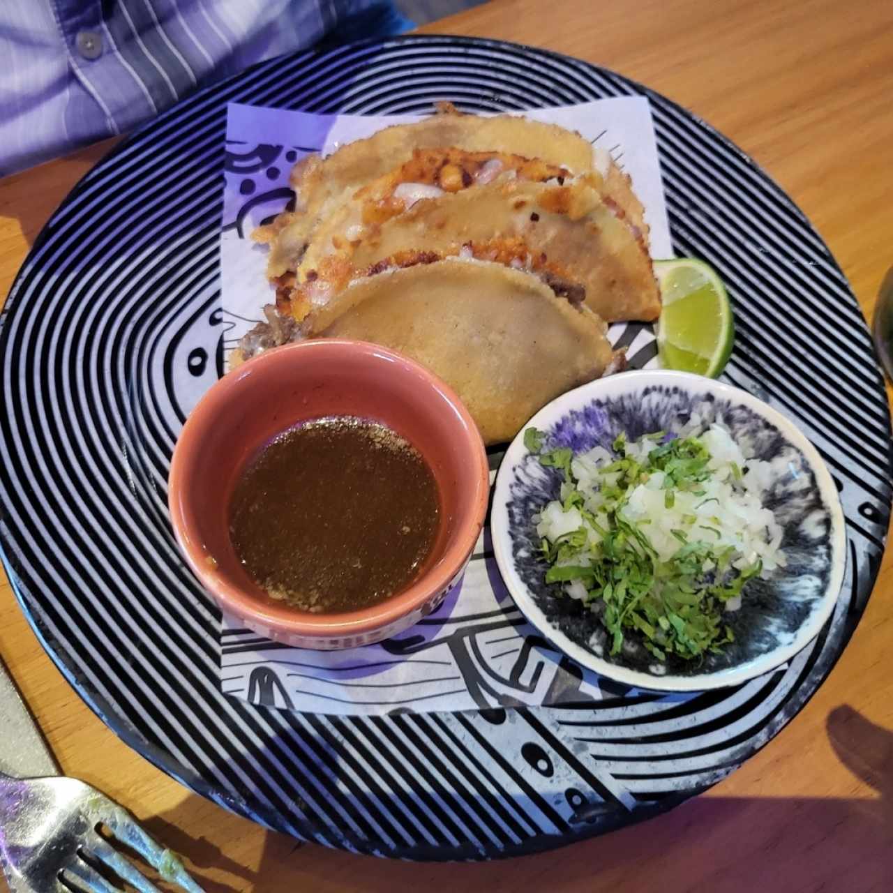 Taco de Pollo Enmolado