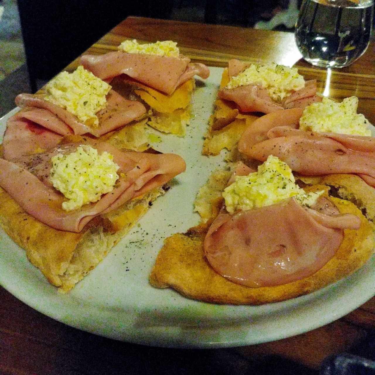 Pizzas Scrocchiarella - Stracciatella e Mortadela