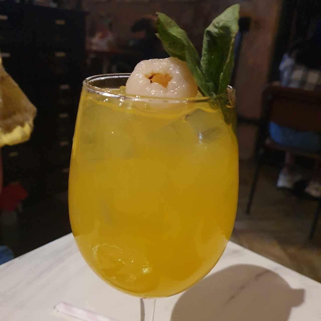 coctel de mango y lichee