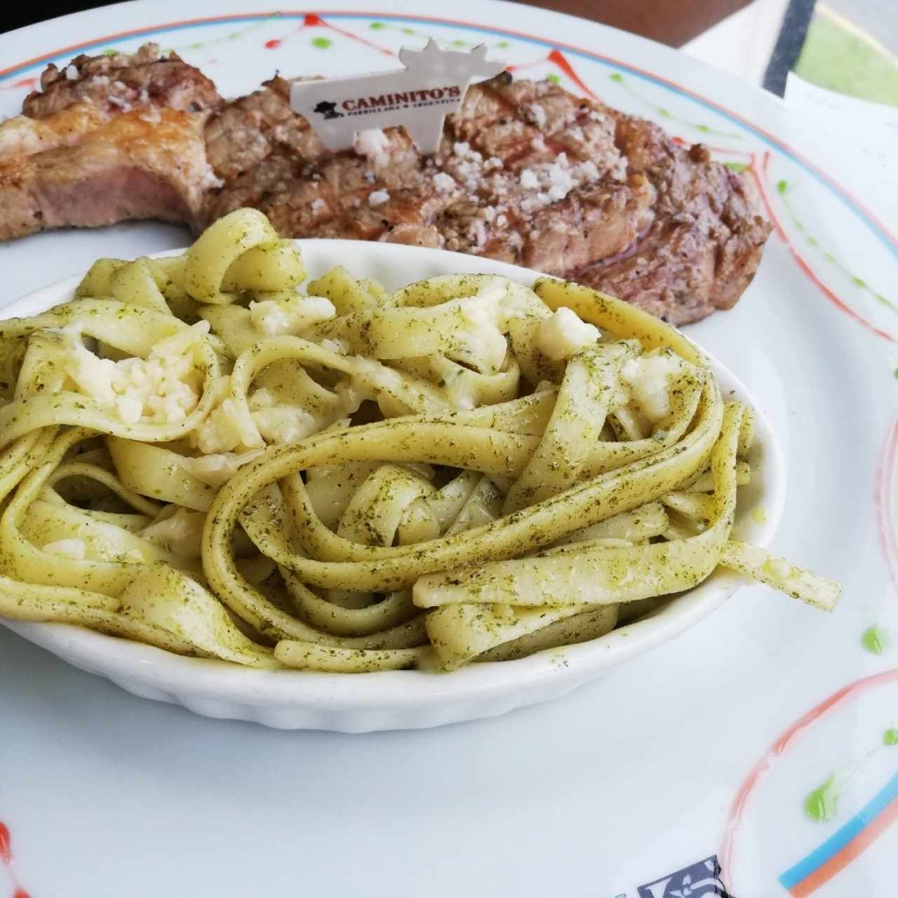 ribeye y pasta al pesto