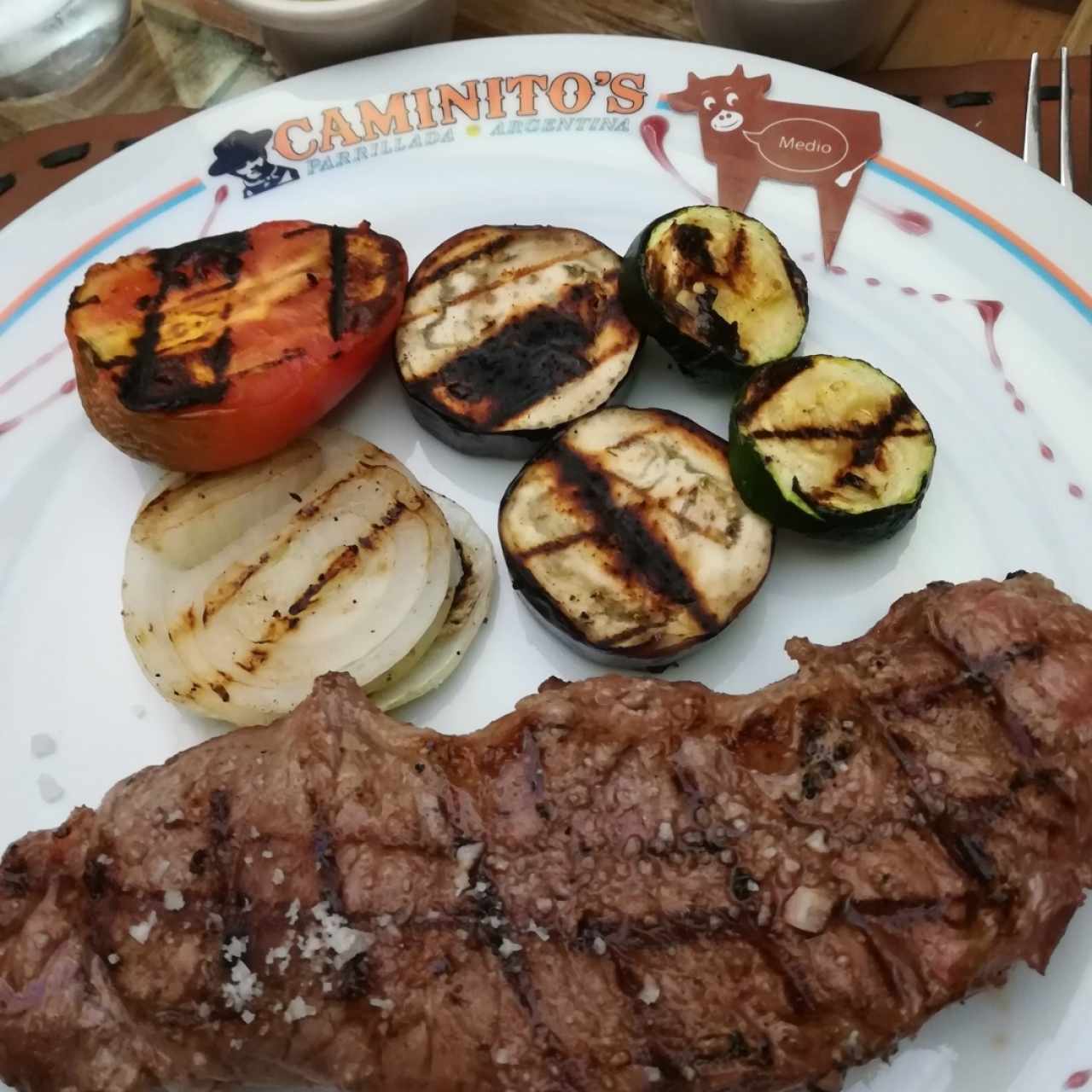 Churrasco con vegetales a la parrilla